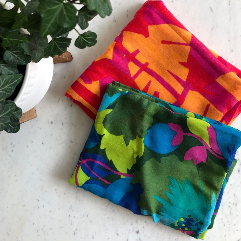 🌱 2/$25 🌱 American Eagle Set of 2 Tropical Scarves in Hot Pink & Bright Blue
